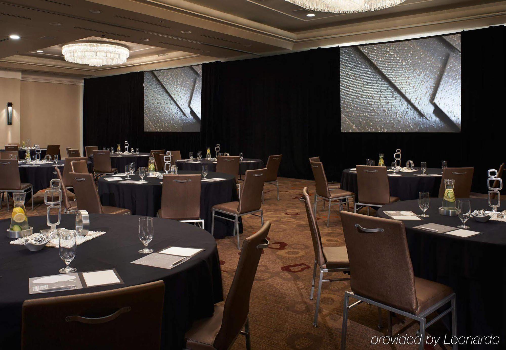 The Baronette Renaissance Detroit-Novi Hotel Bagian luar foto